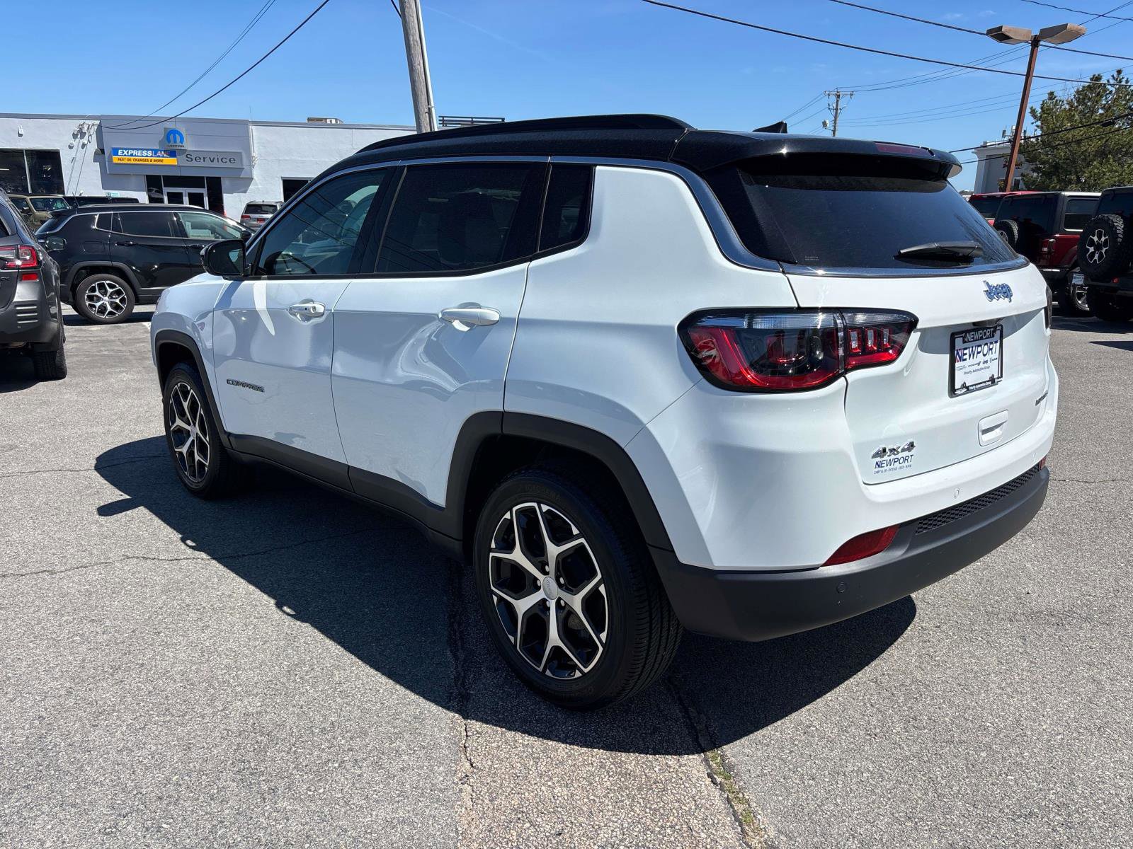 Certified 2024 Jeep Compass Limited w/ Sun and Sound Group AWD/4WD image 5