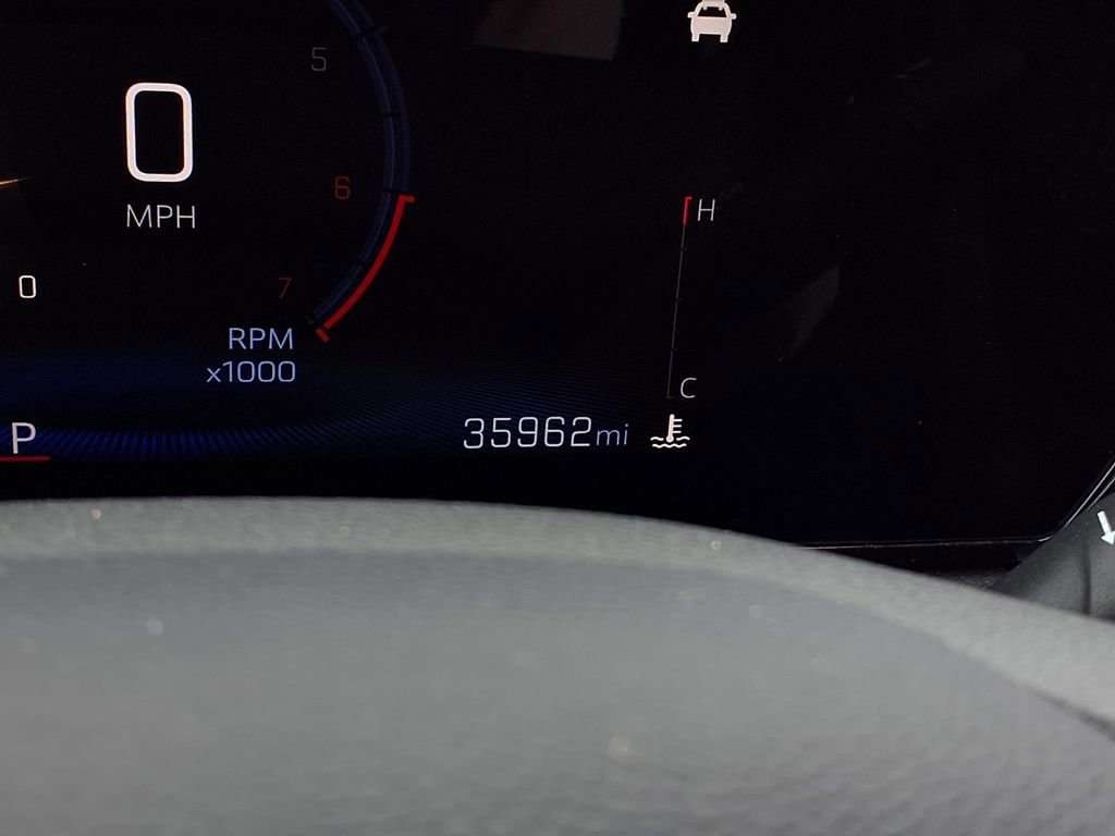 Used 2025 Chevrolet TrailBlazer LT FWD image 16