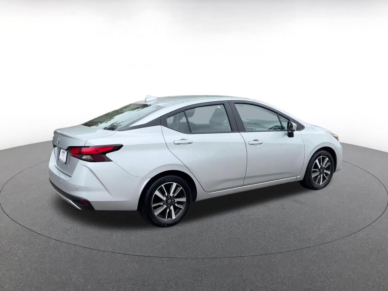Used 2025 Nissan Versa SV FWD image 14