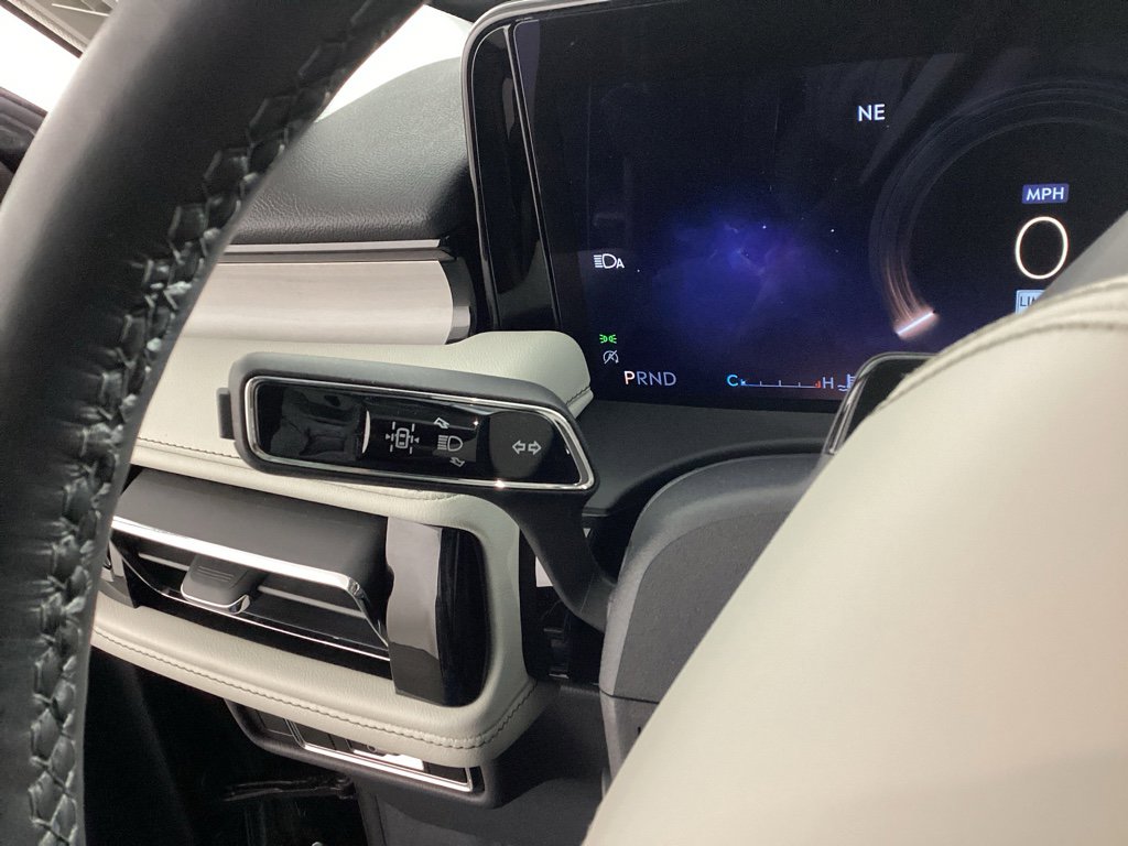 Used 2025 Lincoln Aviator Reserve w/ Equipment Group 201A image 23