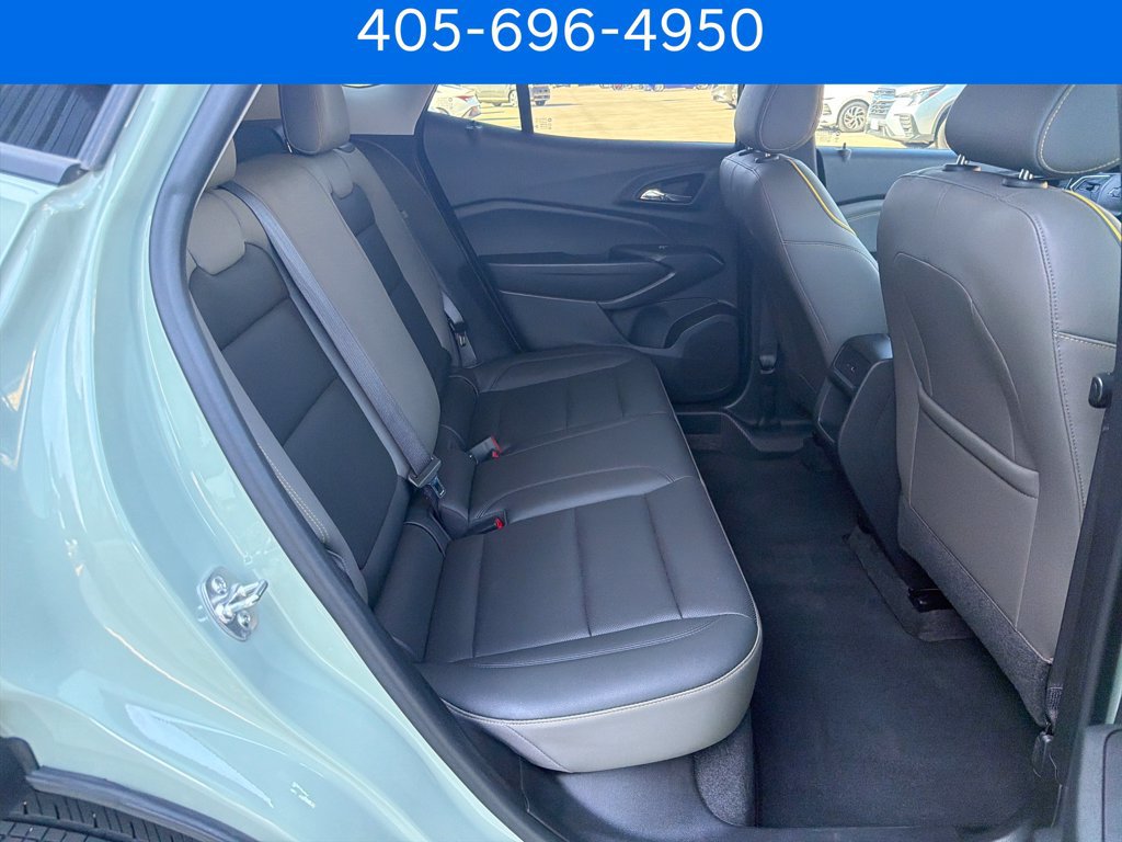 Used 2025 Chevrolet Trax ACTIV FWD image 33