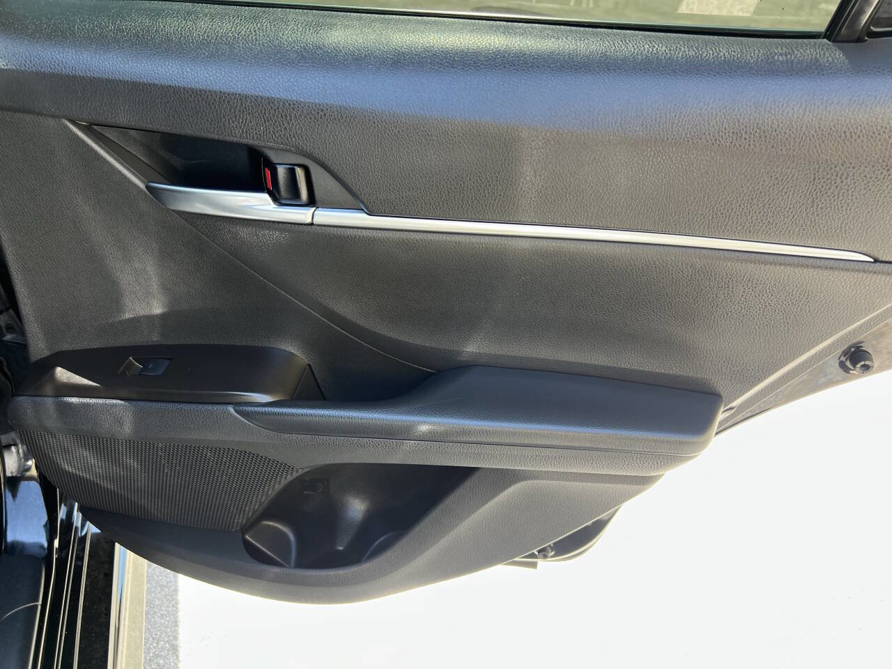 Used 2022 Toyota Camry SE image 23