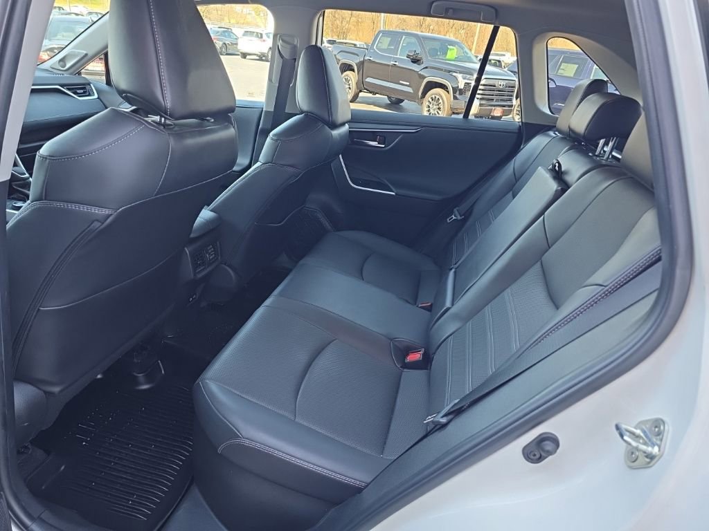 Used 2022 Toyota RAV4 Limited image 13