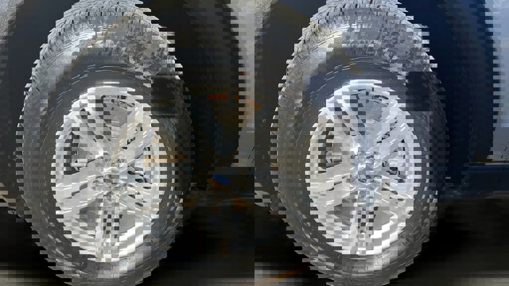 Used 2020 Ford Explorer XLT w/ Equipment Group 202A image 14