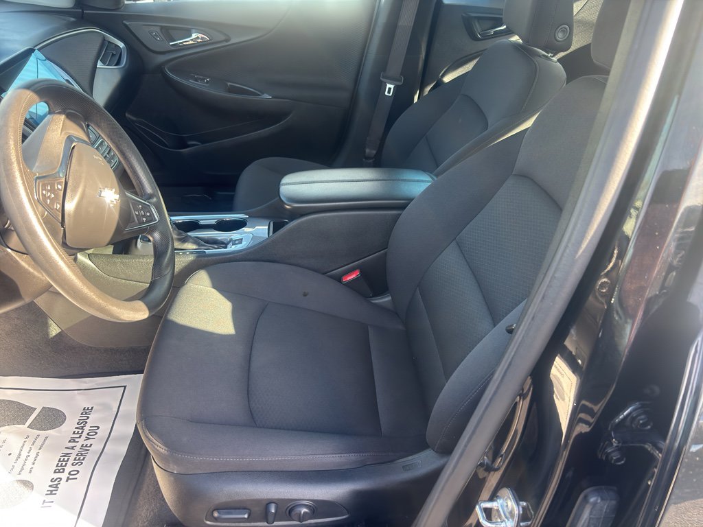 Used 2025 Chevrolet Malibu LT FWD image 11