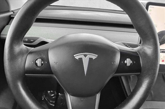 Used 2021 Tesla Model Y Long Range image 17