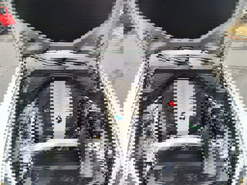 Used 2010 BMW X5 xDrive35d image 26