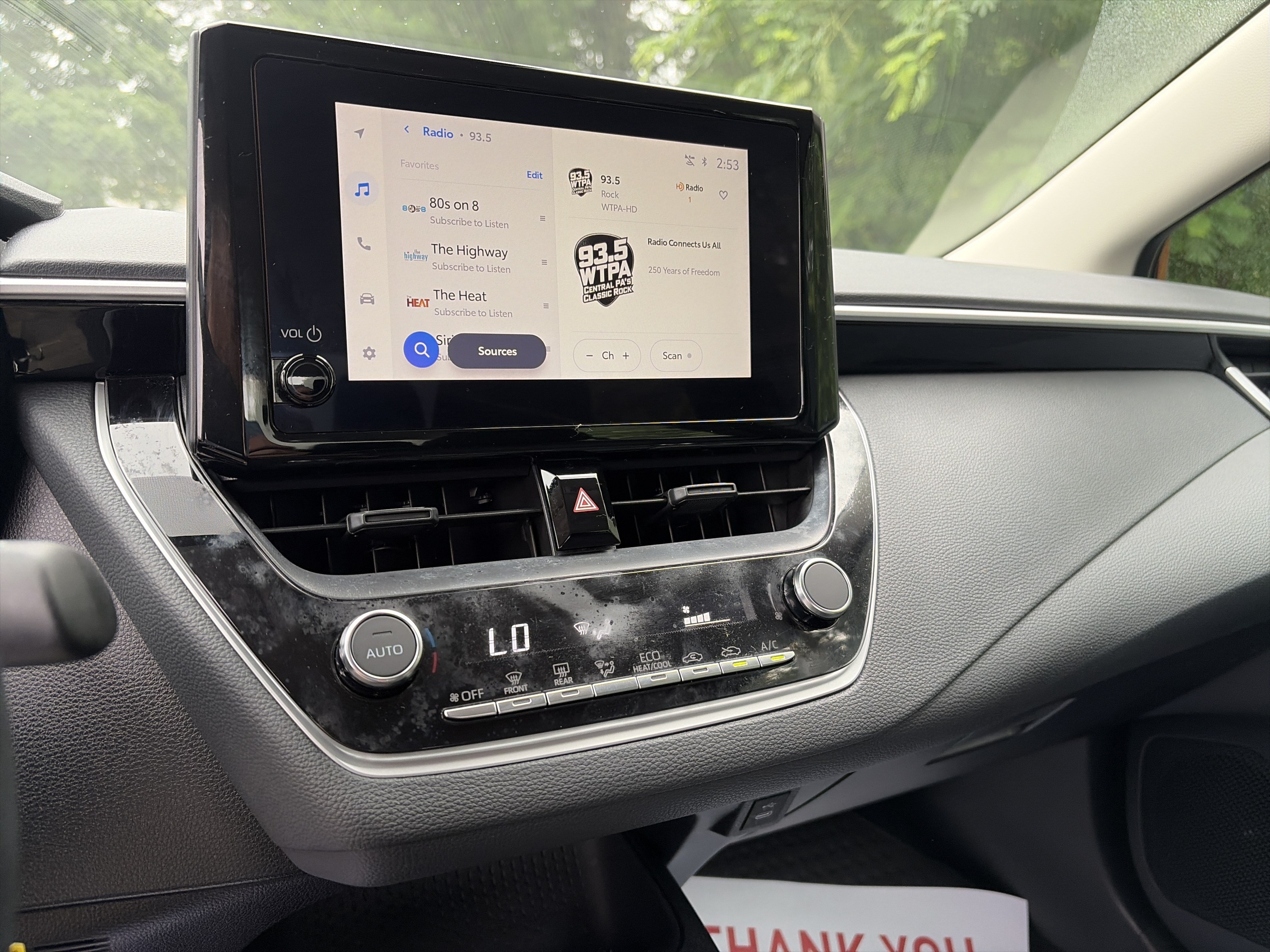 Used 2025 Toyota Corolla LE FWD image 29