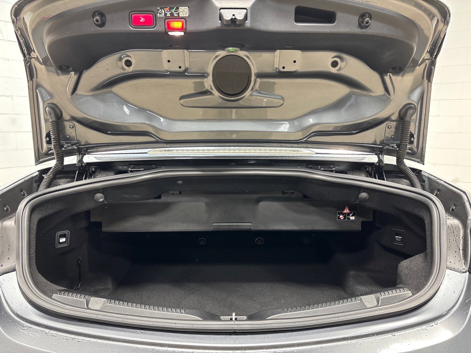 Used 2022 Mercedes-Benz E 450 4MATIC Cabriolet image 33