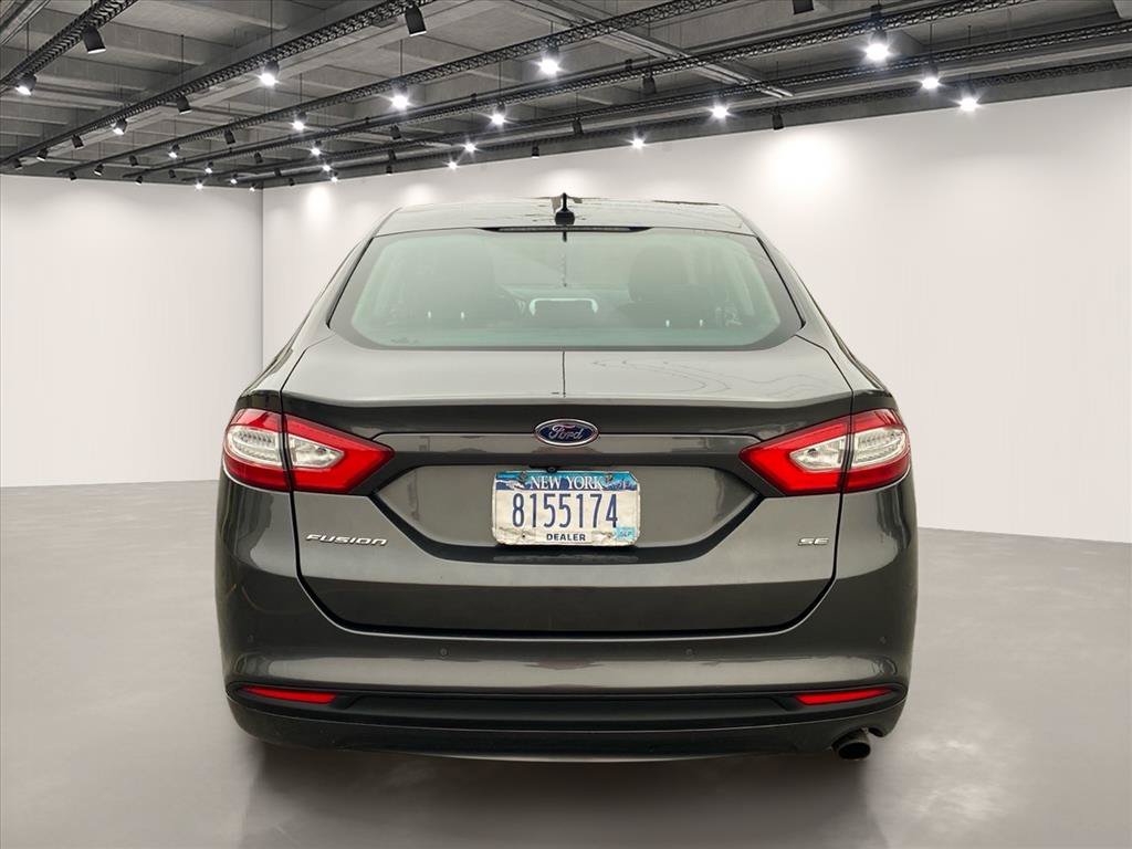 Used 2016 Ford Fusion SE FWD image 6