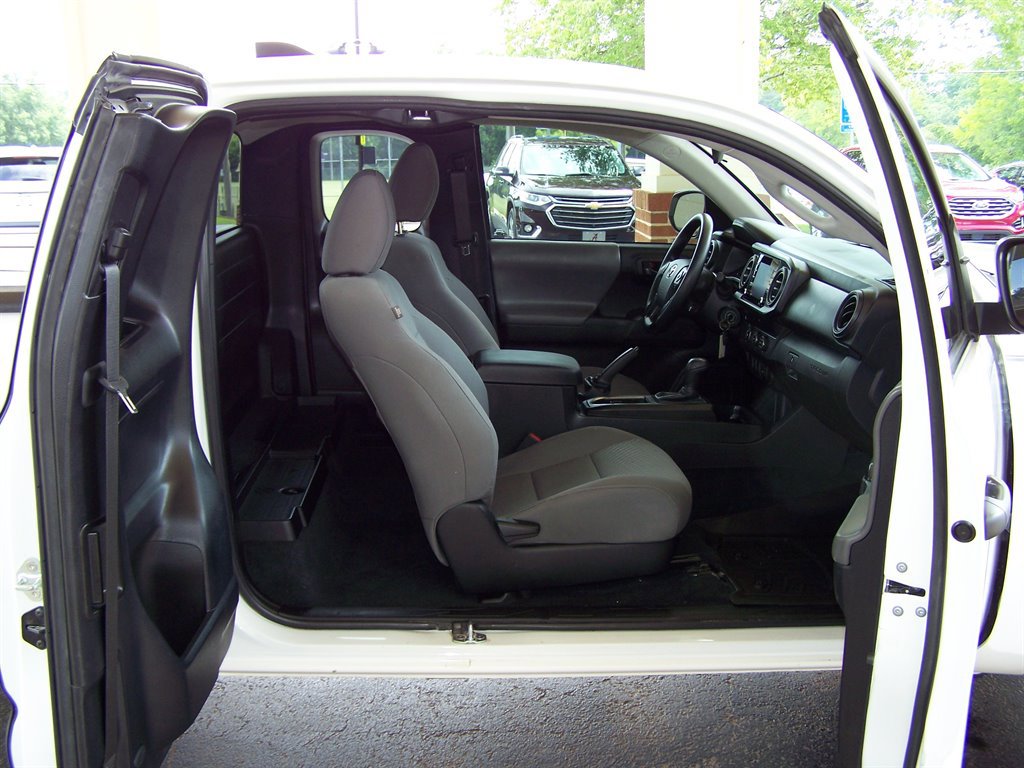 Used 2023 Toyota Tacoma SR image 10