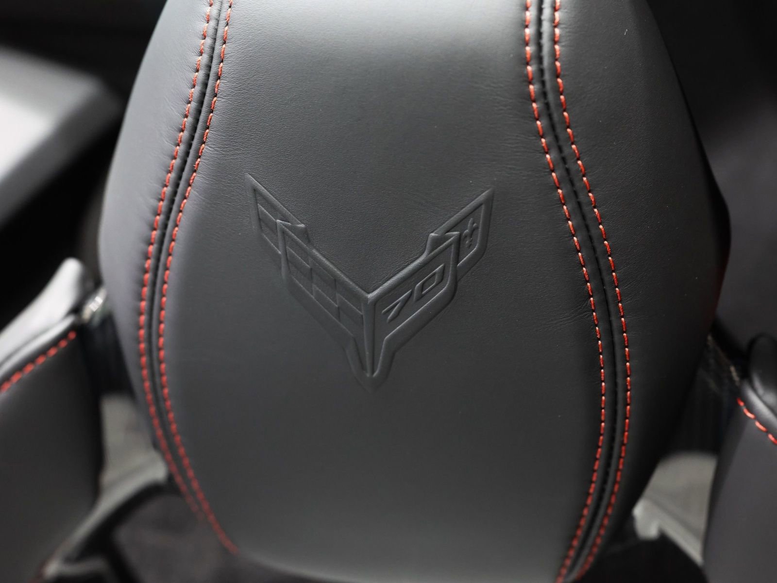 Used 2023 Chevrolet Corvette Stingray Premium Conv w/ Z51 Performance Package RWD image 11