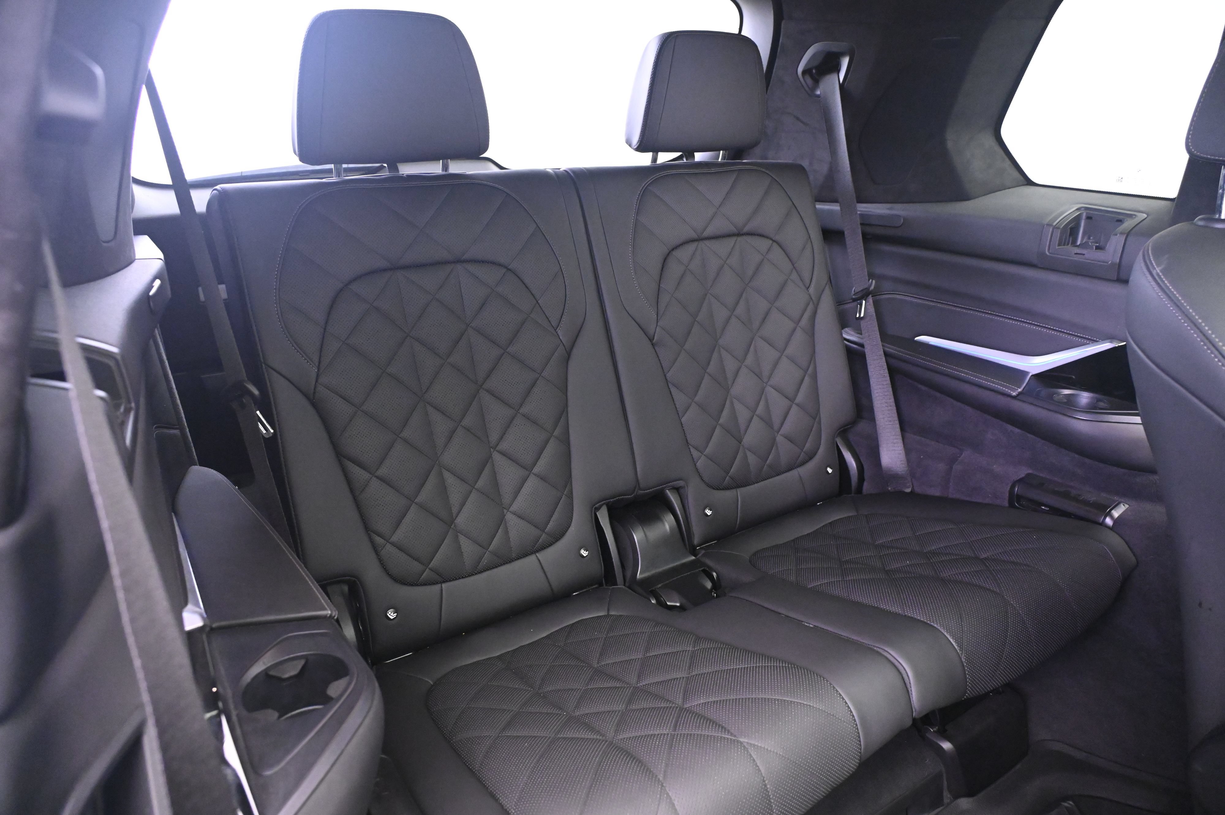 Used 2025 BMW X7 xDrive40i w/ M Sport Package AWD/4WD image 20