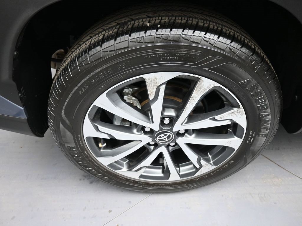 Certified 2023 Toyota Corolla Cross XLE image 13