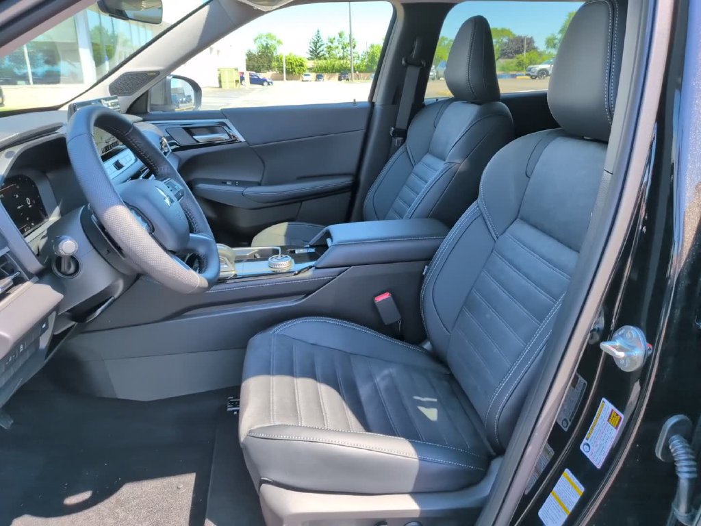 New 2026 Mitsubishi Outlander SE FWD image 17