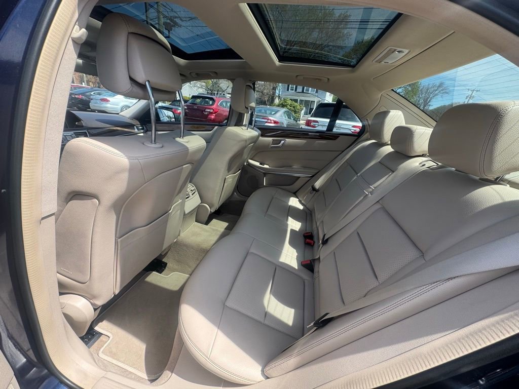 Used 2016 Mercedes-Benz E 350 4MATIC Sedan image 37