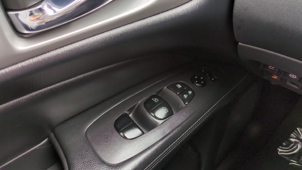 Certified 2020 Nissan Pathfinder SL FWD image 19