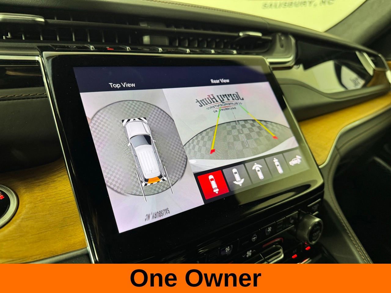Used 2023 Jeep Grand Cherokee Summit AWD/4WD image 3