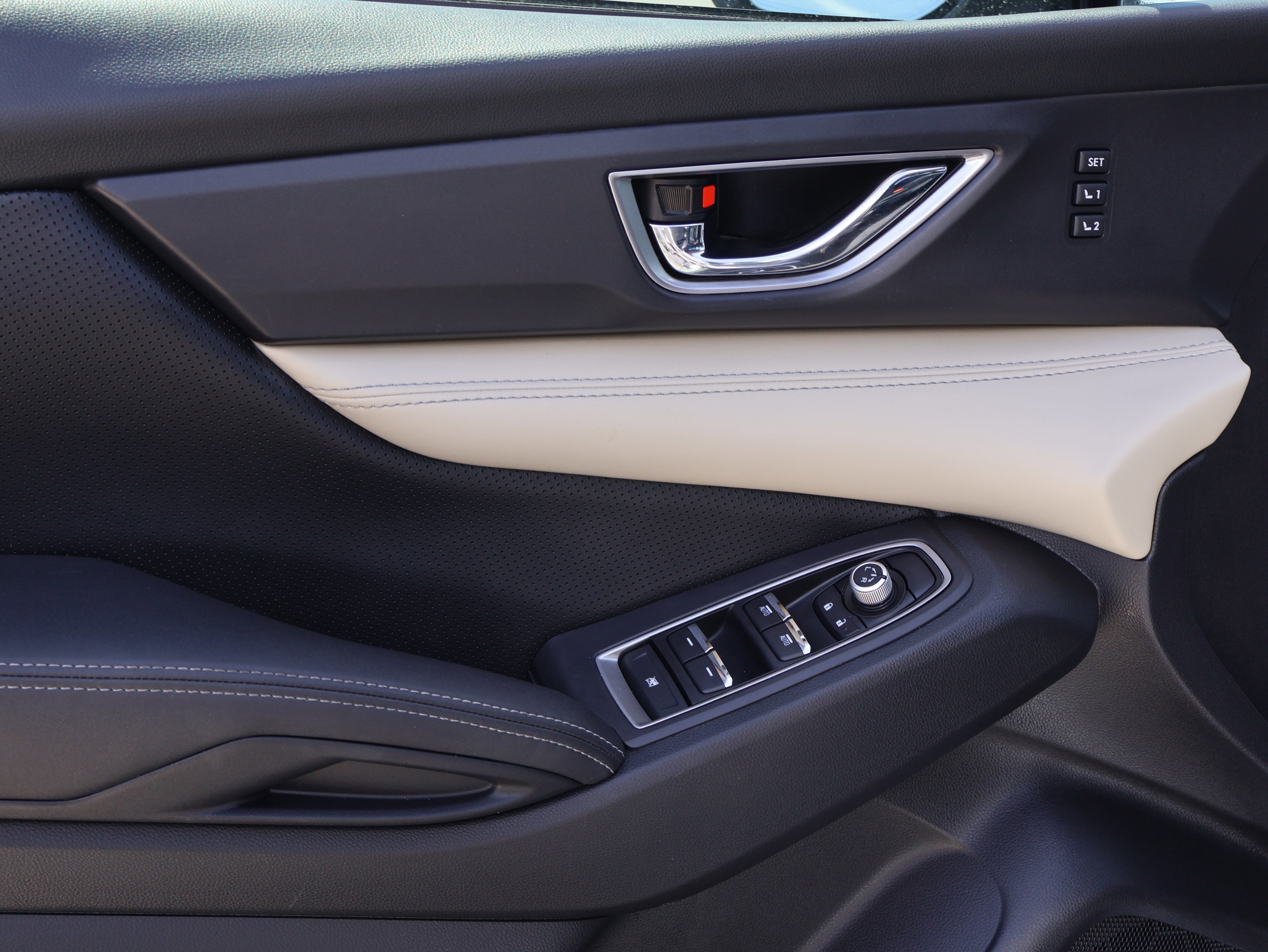 Used 2022 Subaru Ascent Limited w/ Technology Package image 24