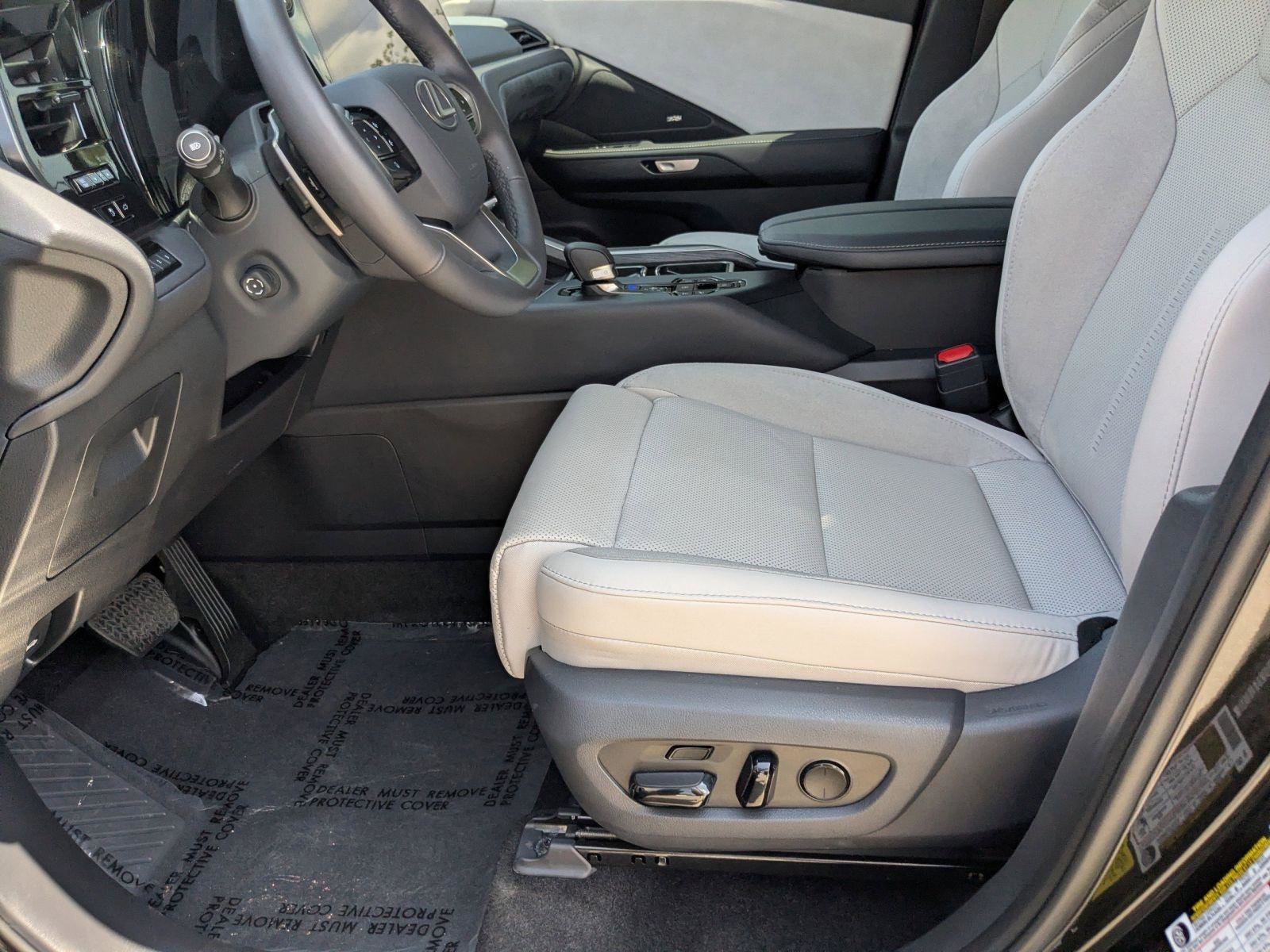 Used 2026 Lexus TX 350 AWD w/ Technology Package image 4