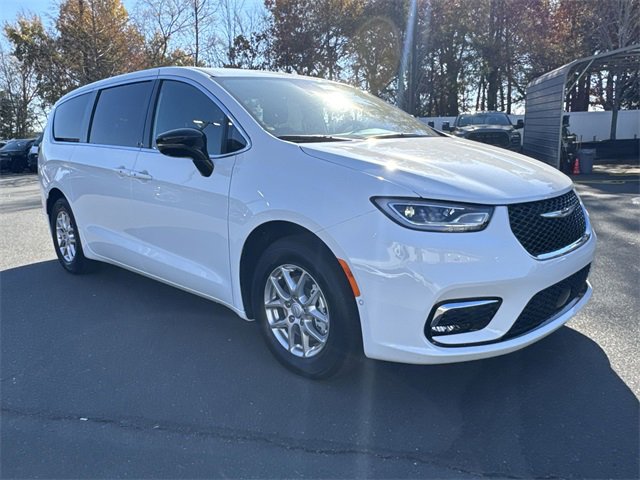 New 2026 Chrysler Pacifica Select image 14