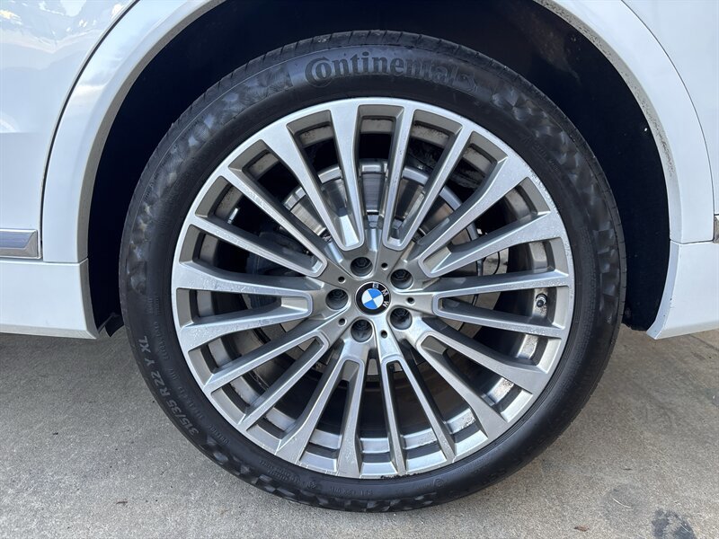 Used 2021 BMW X7 xDrive40i w/ Premium Package AWD/4WD image 19