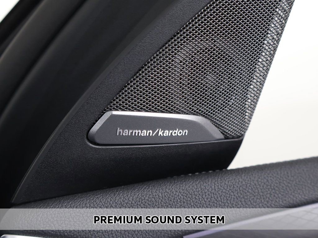 Used 2025 BMW X4 M40i w/ Premium Enhanced Package image 5