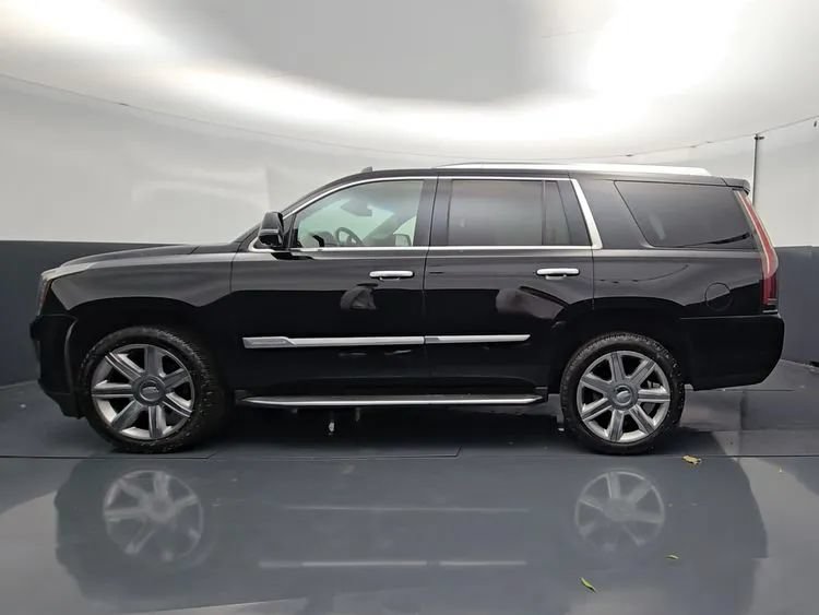 Used 2019 Cadillac Escalade Luxury AWD/4WD image 6