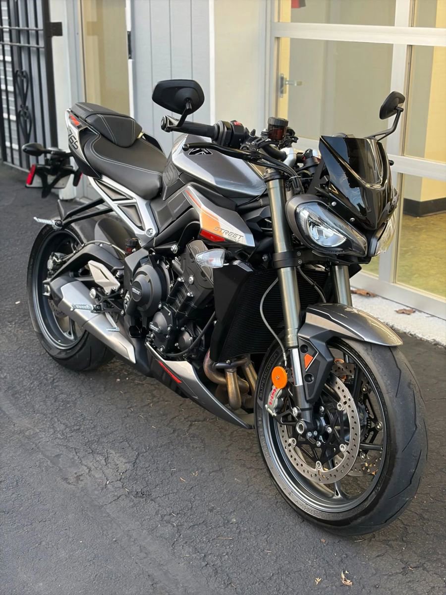 Used 2023 Nissan Rogue image 1