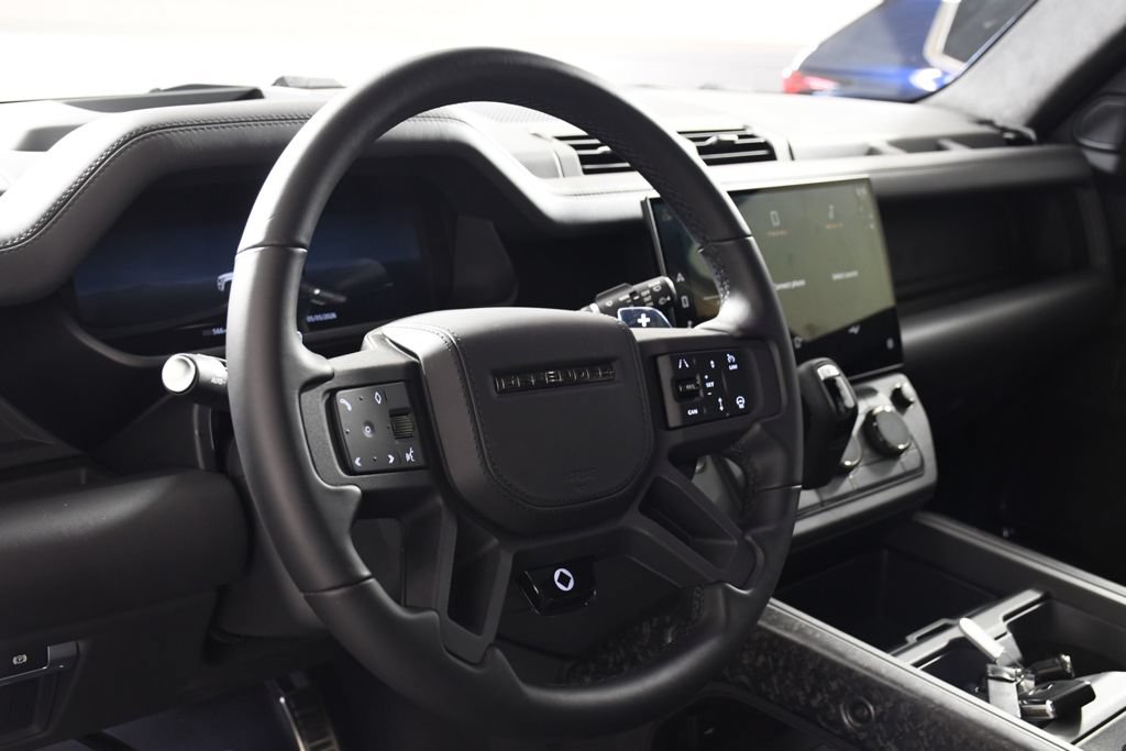 Used 2026 Land Rover Defender 110 OCTA AWD/4WD image 13