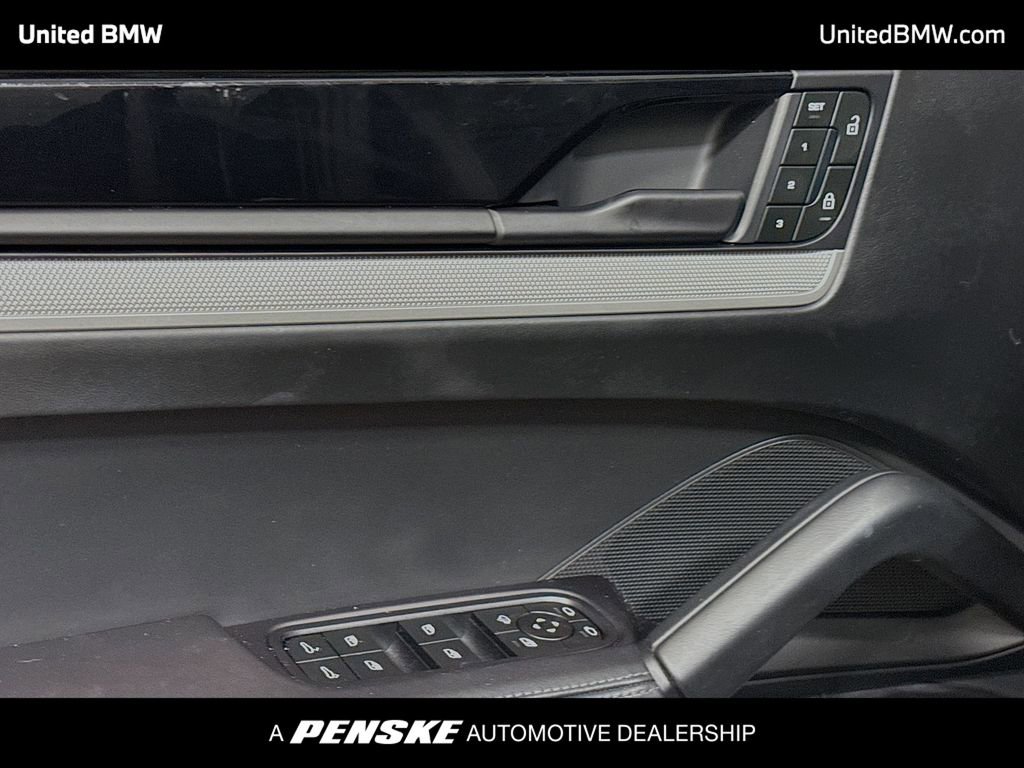Used 2025 Porsche Cayenne image 3