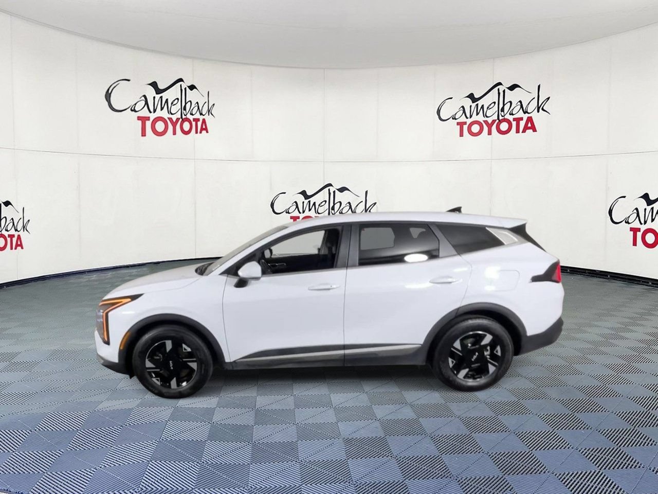 Used 2026 Kia Sportage LX FWD image 7