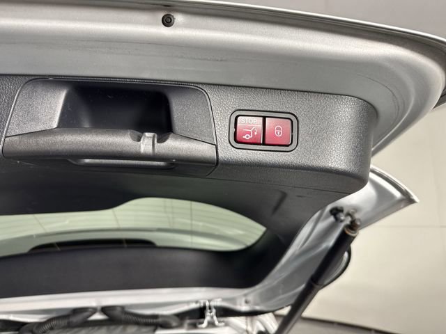 Used 2022 Mercedes-Benz GLB 250 4MATIC image 33
