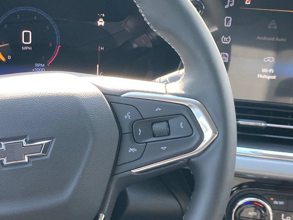 New 2026 Chevrolet Trax LT w/ Midnight Edition FWD image 7
