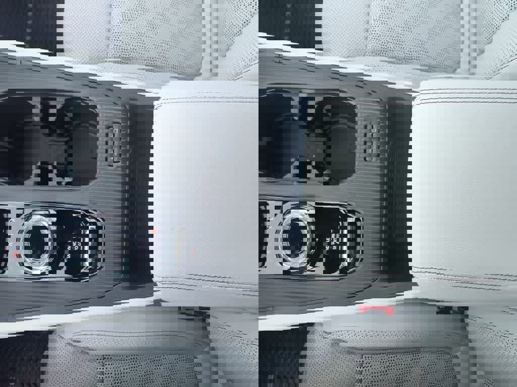 New 2026 Jeep Cherokee Overland w/ Trailer Tow Group image 21