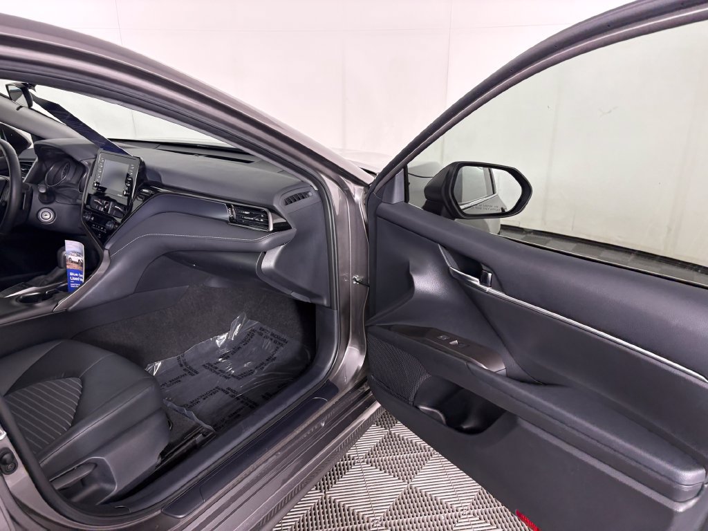 Used 2024 Toyota Camry SE FWD image 33
