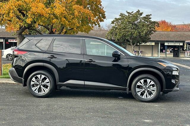 Used 2022 Nissan Rogue SV image 7