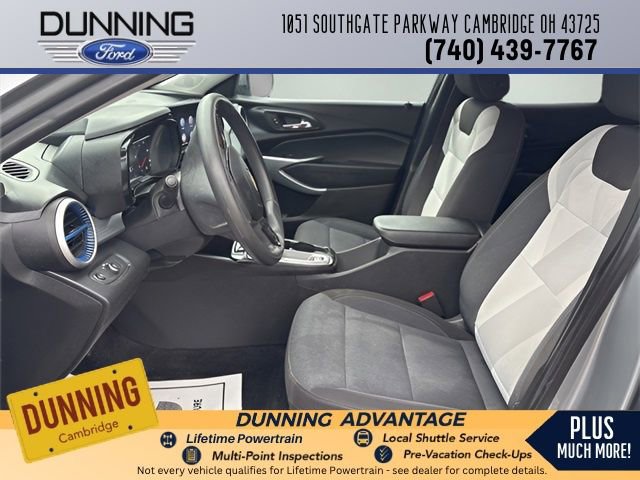 Used 2025 Chevrolet Trax LS w/ LS Convenience Package image 5