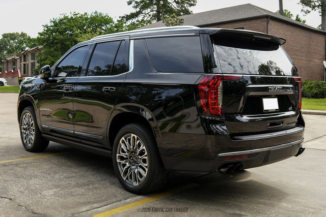 Used 2024 GMC Yukon Denali Ultimate w/ LPO, Floor Liner Package AWD/4WD image 6