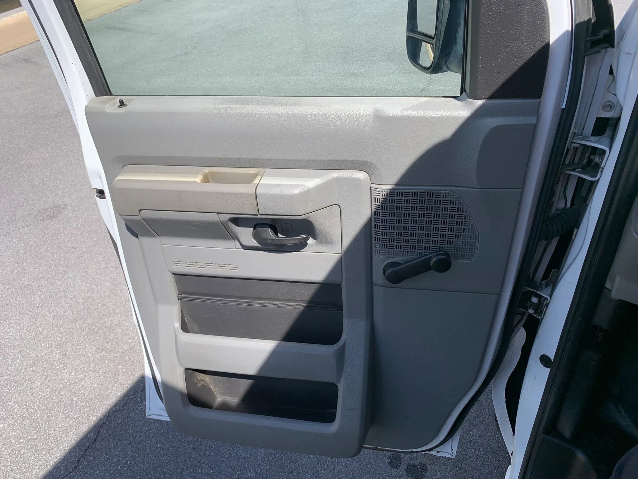 Used 2019 Ford E-350 and Econoline 350 Super Duty RWD image 8