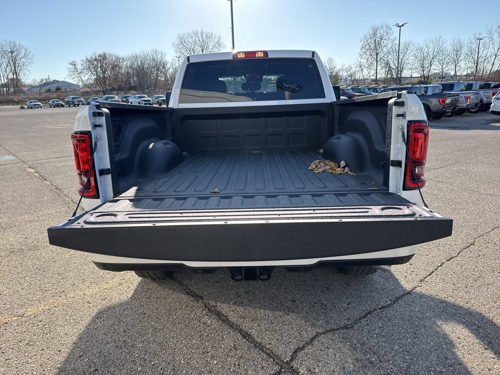 New 2026 RAM 3500 Big Horn AWD/4WD image 19