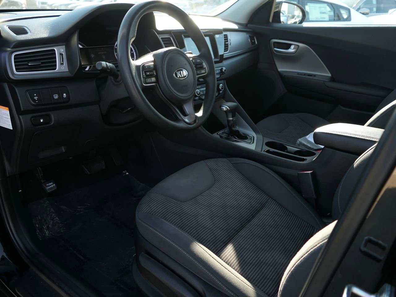 Used 2018 Kia Niro LX image 11