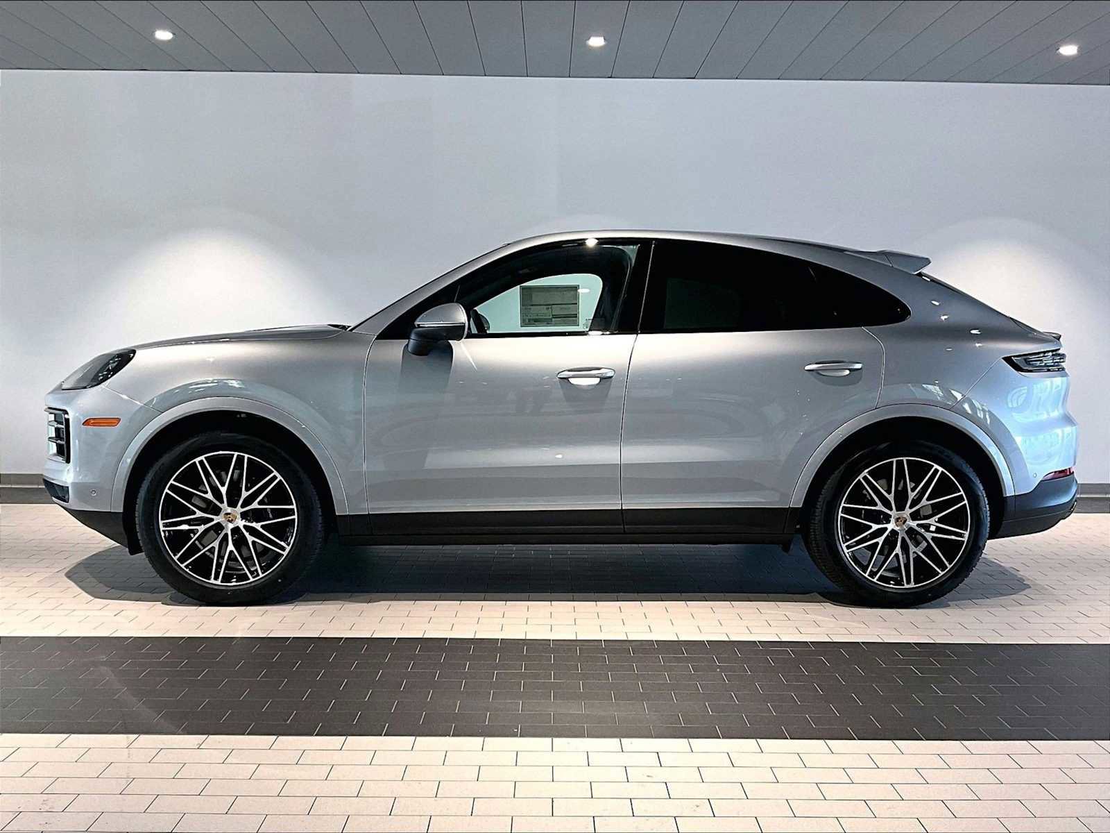 New 2026 Porsche Cayenne Coupe image 2