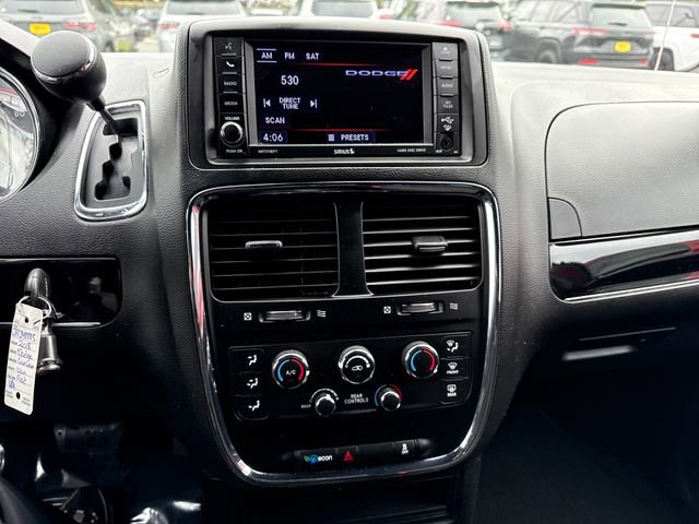 Used 2018 Dodge Grand Caravan SE image 25