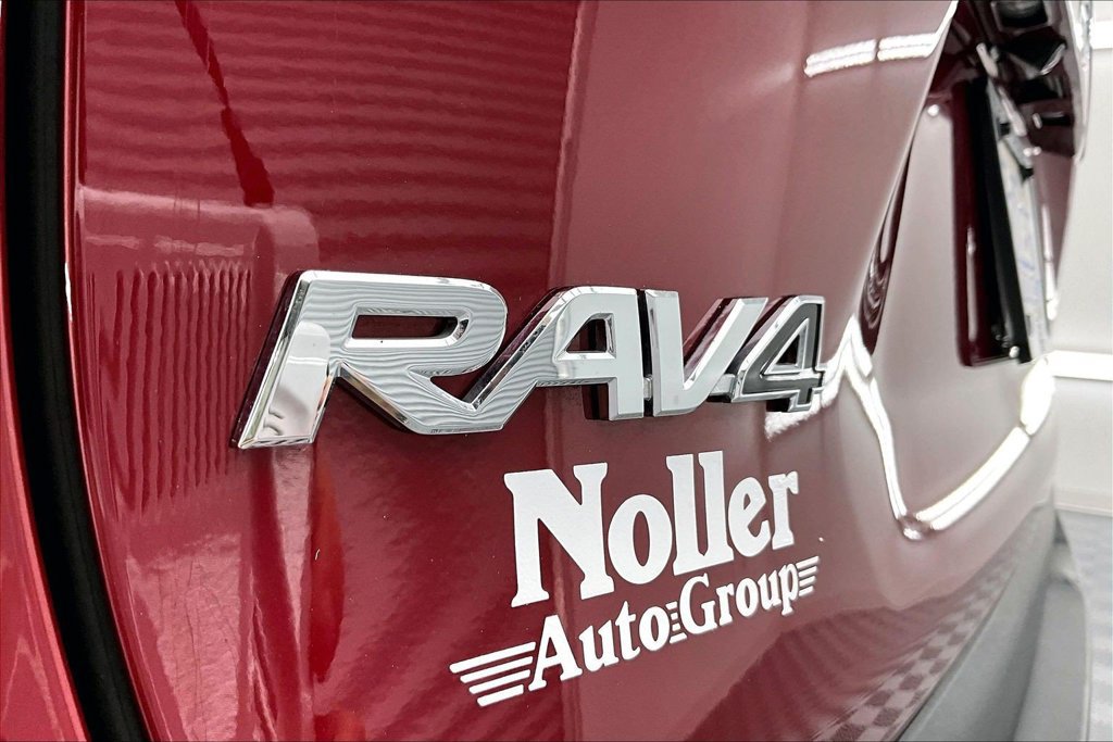Used 2025 Toyota RAV4 XLE w/ Convenience Package FWD image 8