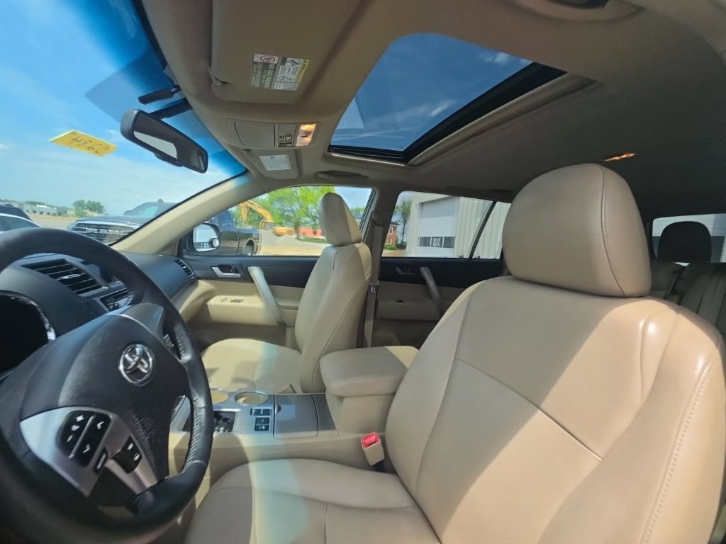 Used 2013 Toyota Highlander SE AWD/4WD image 14