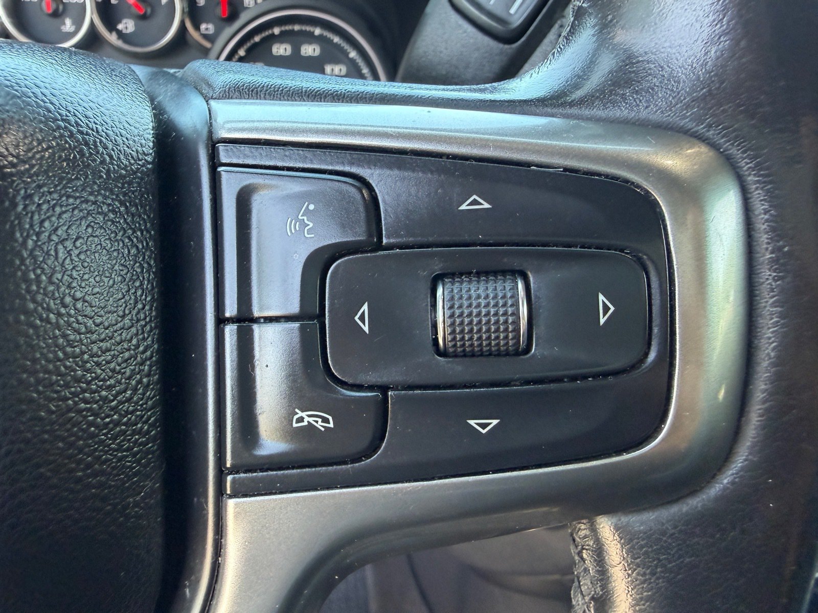 Used 2019 Chevrolet Silverado 1500 LT Trail Boss AWD/4WD image 17