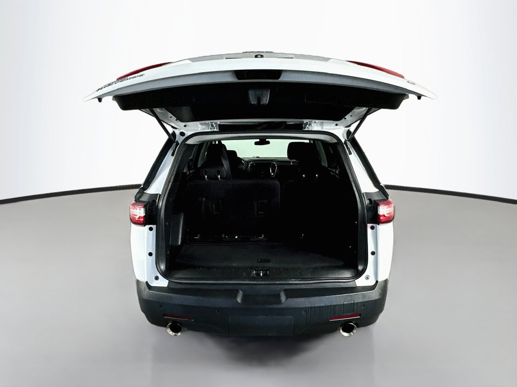 Used 2021 Chevrolet Traverse LT w/ LPO, Cargo Package FWD image 28