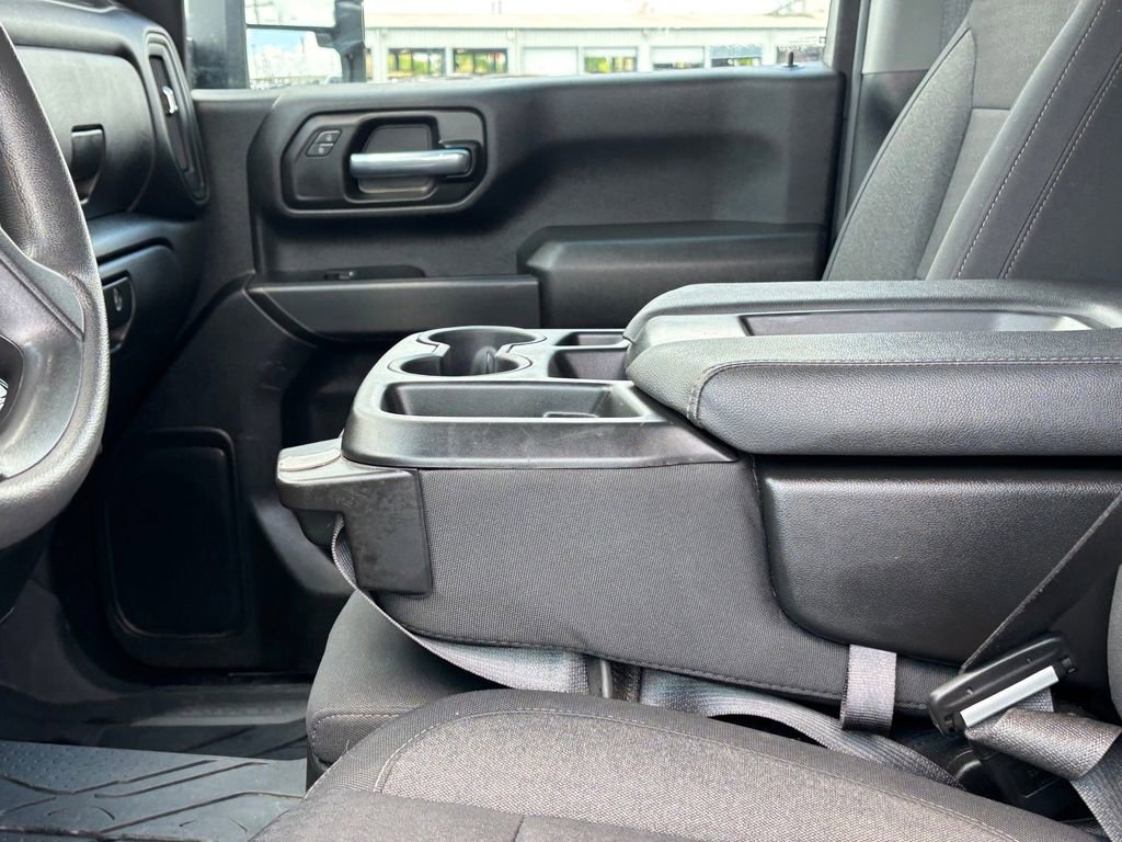 Used 2025 Chevrolet Silverado 2500 Custom w/ Custom Value Package image 10