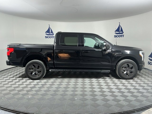Used 2022 Ford F150 Lightning Lariat image 6